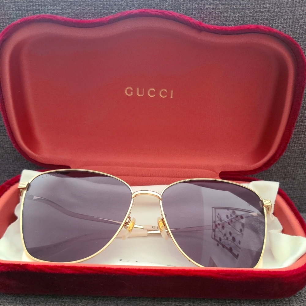 Women sunglasses Gucci. Never used, no tags with box.